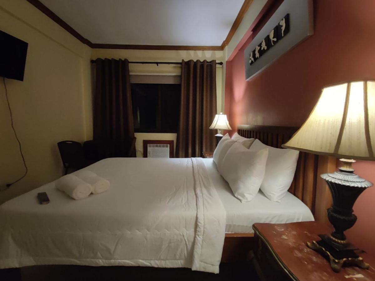 Spring Plaza Hotel Dasmarinas Exterior photo