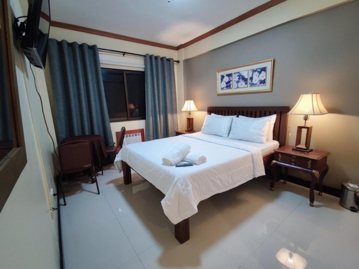 Spring Plaza Hotel Dasmarinas Exterior photo
