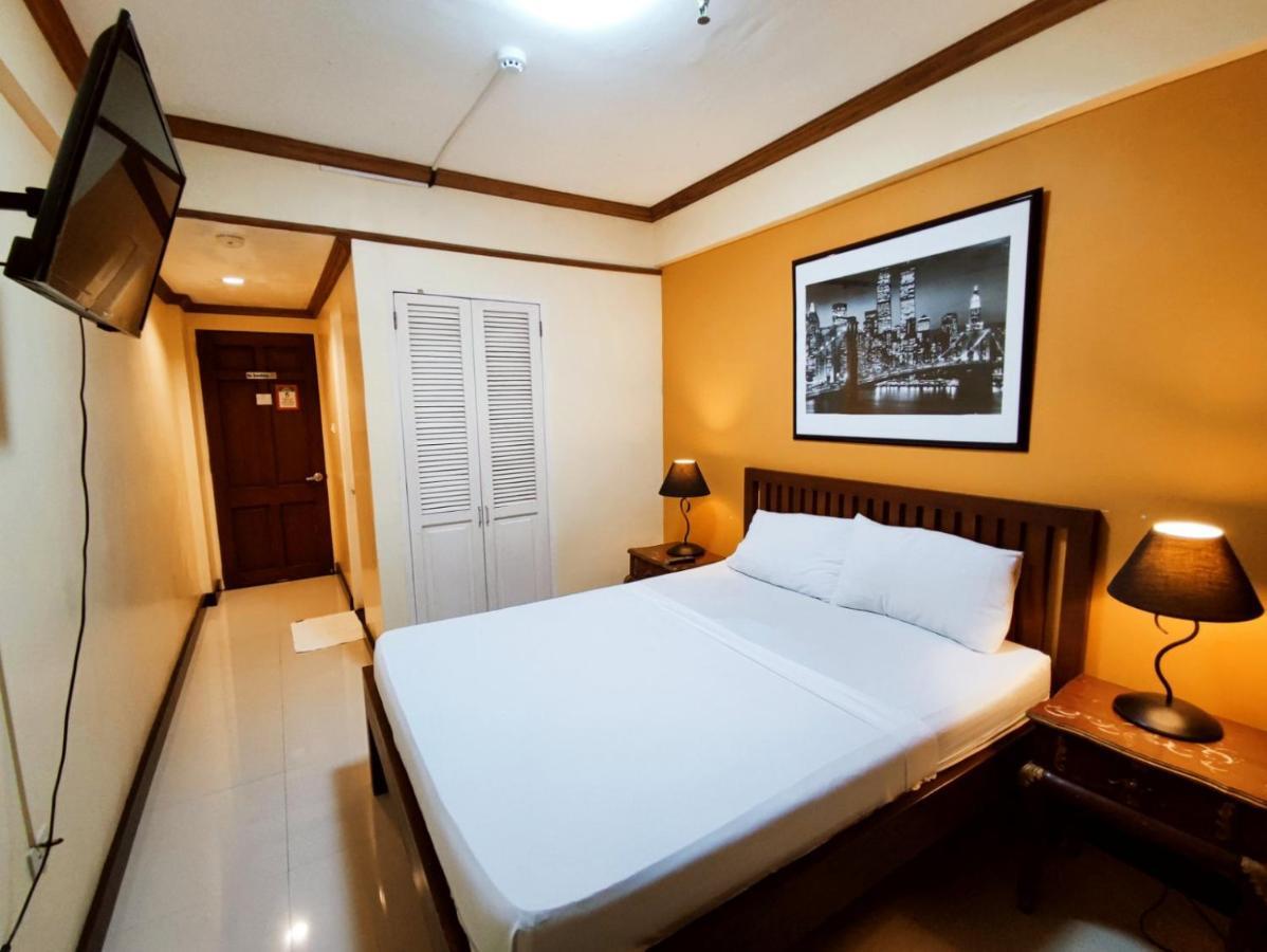 Spring Plaza Hotel Dasmarinas Exterior photo