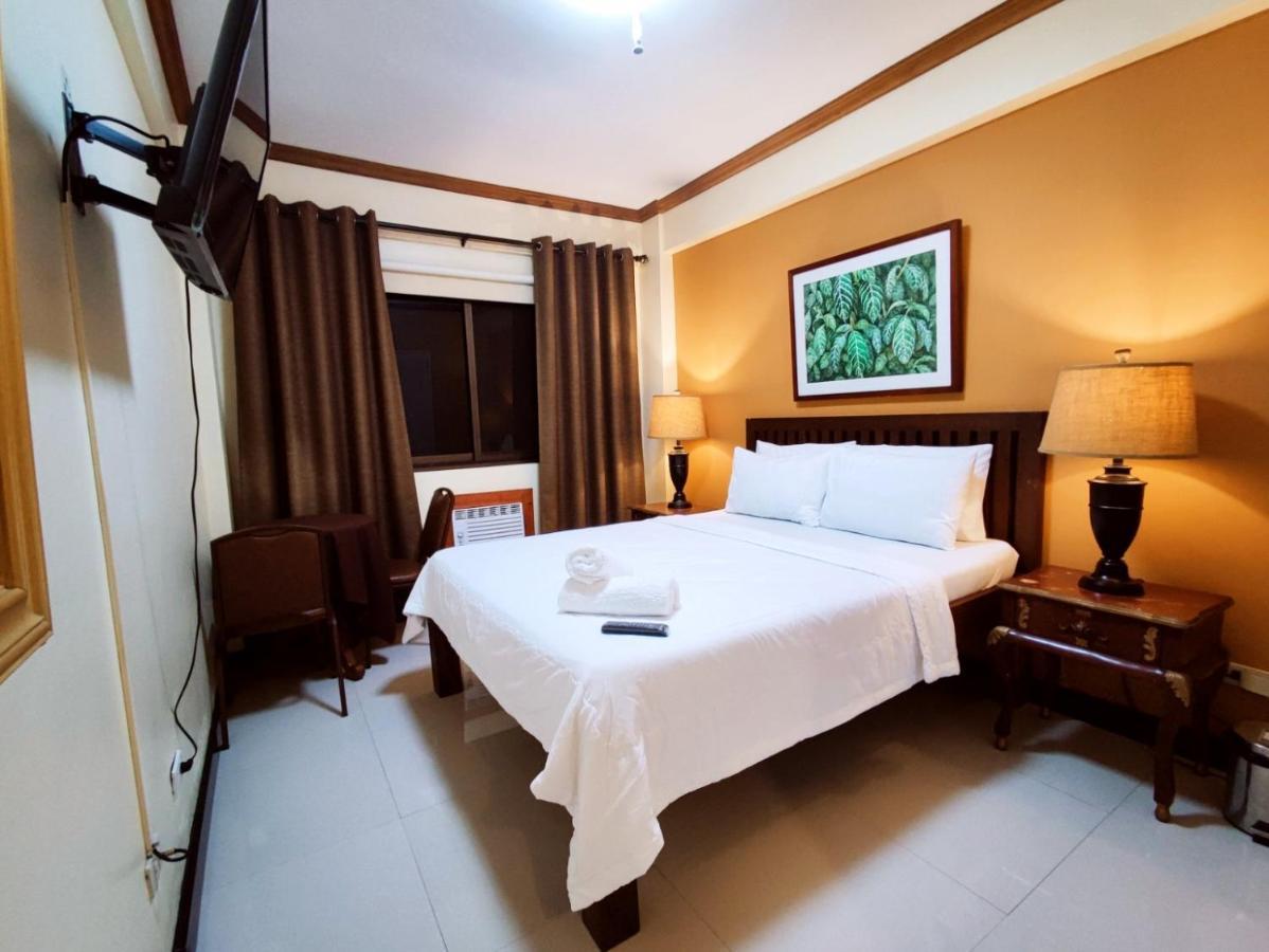 Spring Plaza Hotel Dasmarinas Exterior photo