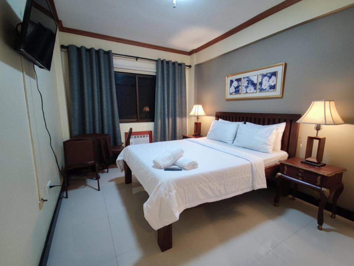 Spring Plaza Hotel Dasmarinas Exterior photo