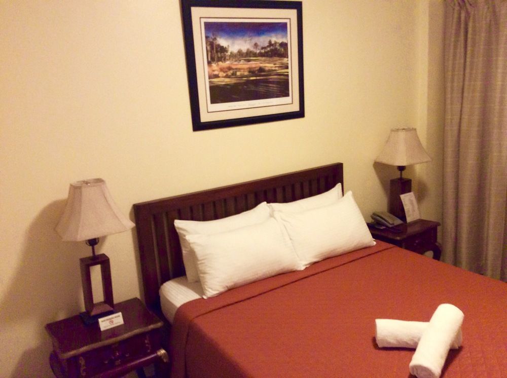 Spring Plaza Hotel Dasmarinas Exterior photo