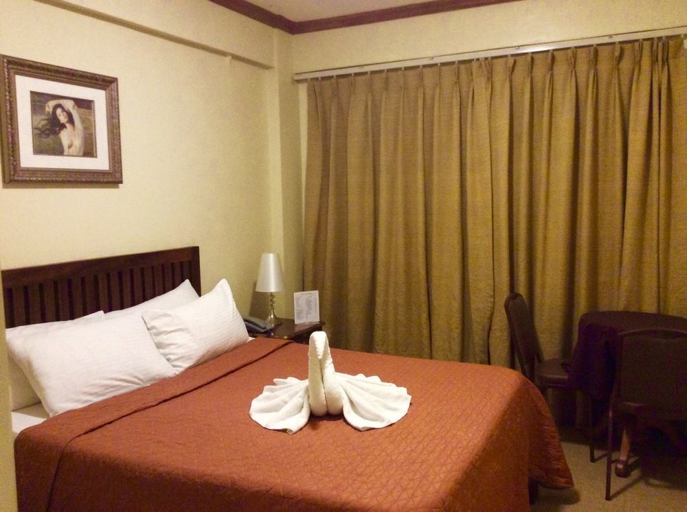 Spring Plaza Hotel Dasmarinas Exterior photo