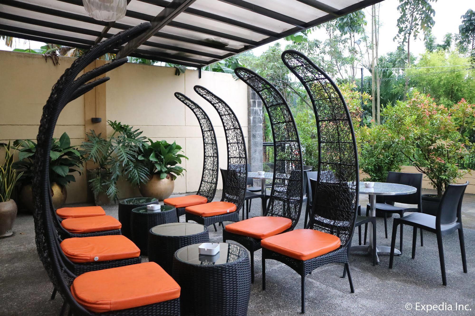 Spring Plaza Hotel Dasmarinas Exterior photo